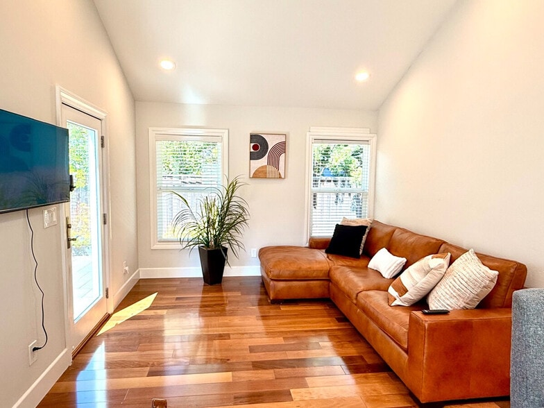 Building Photo - 10726 Randy Ln