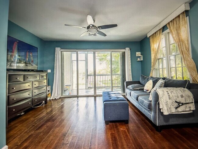 Building Photo - 101 Golf Club Dr