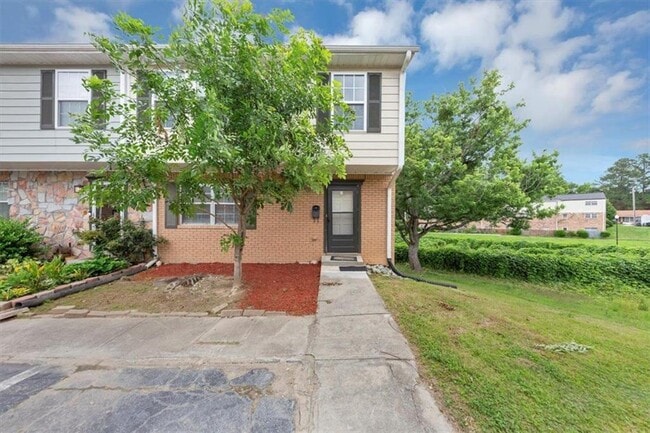 Primary Photo - 4701 Flat Shoals Rd