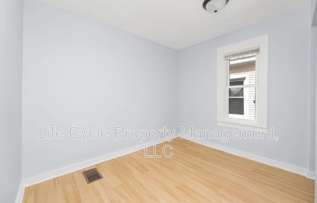 Building Photo - 1044 Muskegon Ave NW