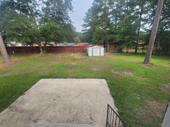 Building Photo - North Columbia