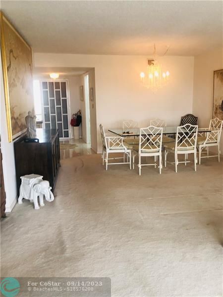 Building Photo - 1523 E Hillsboro Blvd