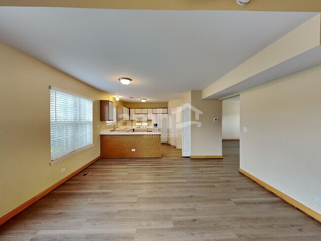 Building Photo - 1440 Summerhill Dr