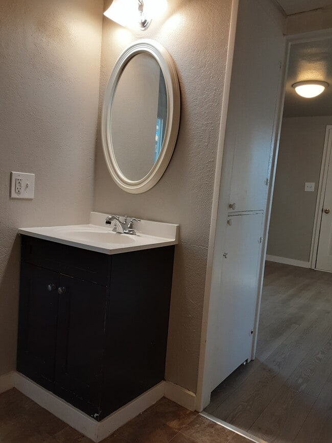 Building Photo - 1323 Washington St