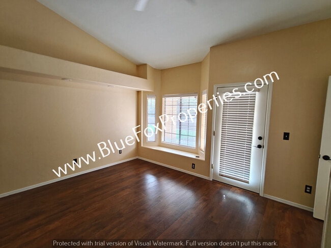 Building Photo - 1560 E Sonoran Desert Dr