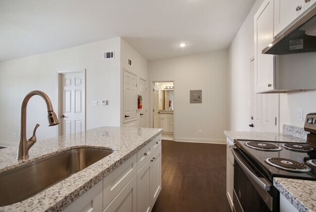 Building Photo - Newly Renovated 1BR 1 Bath in Gentilly Area