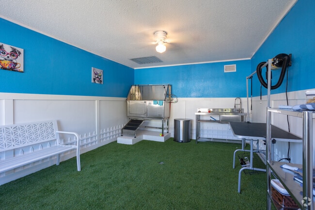 Other - Royal Glen Apartments