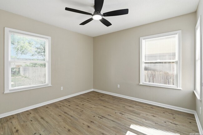 Building Photo - 219 La Manda Blvd