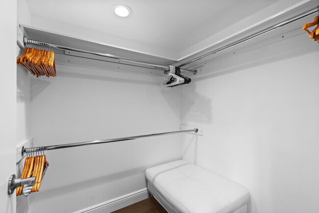 Building Photo - 2001 NW 36th St