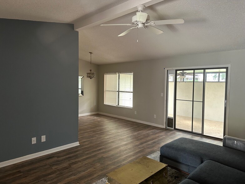 Building Photo - 3852 NE 19th Street Cir
