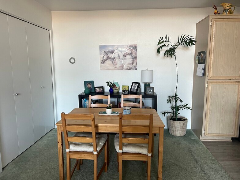 Building Photo - 17161 Alva Rd