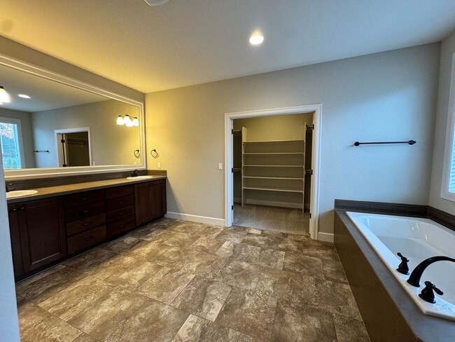 Building Photo - FOR RENT UNFURNISHED: Beautifully maintained 2015 Noyes-built home, 5 bed, 3 bath, 2 car garage w...