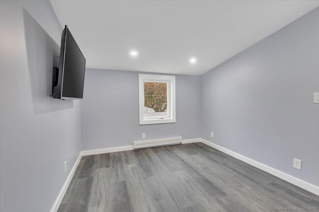 Building Photo - 21 Deepwood Dr