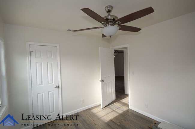 Building Photo - 700 S Kalisher St
