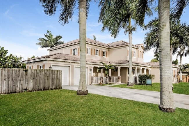 Building Photo - 32152 SW 204th Ct