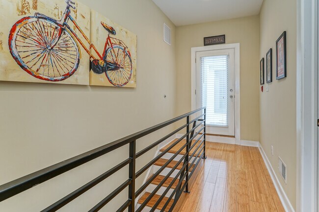 Building Photo - 1533 Fairmount Ave