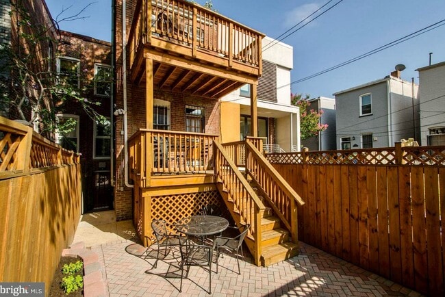 Building Photo - SPACIOUS 3 BED BROWNSTONE with PARKING, YARD and 2 DECKS!
