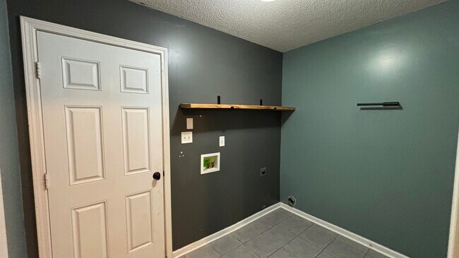 Building Photo - 5491 Milton Ridge Dr