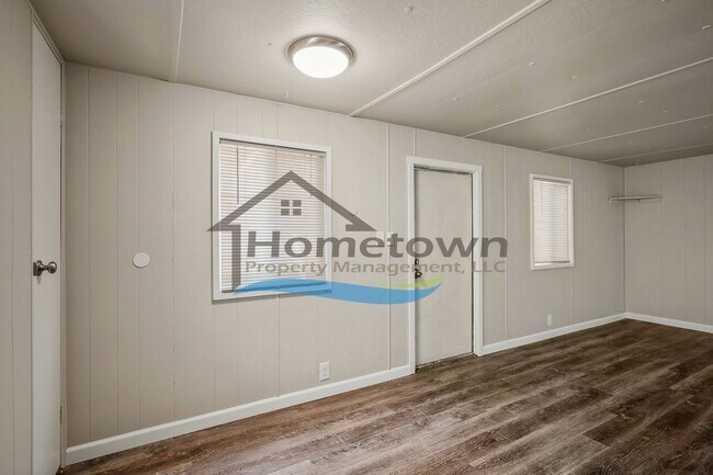 Building Photo - Very Nice 2 Bed 1 Bath Single Wide Mobile in Downtown Hayden!