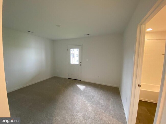 Building Photo - 415 Aragon Dr