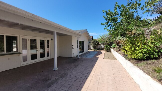 Building Photo - Beautifull 4 Bed 2 Bath In UTC Area