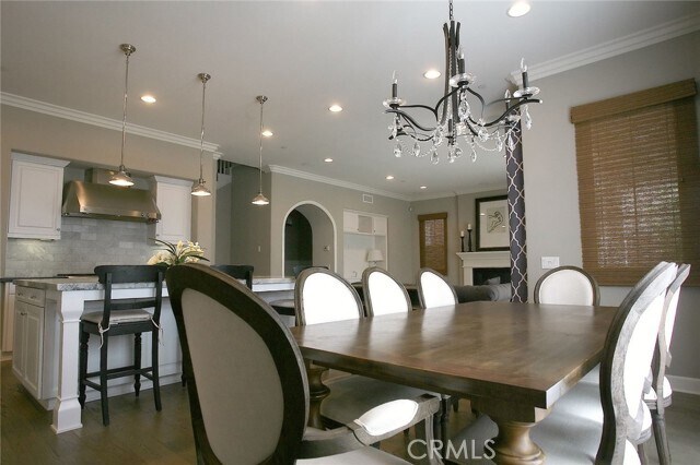 Building Photo - 120 Long Fence