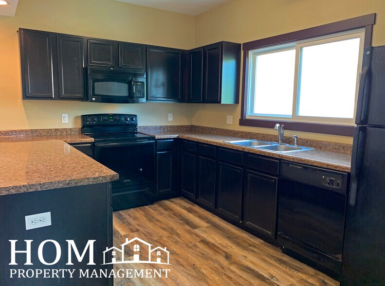 Building Photo - 261 Bunting Ln