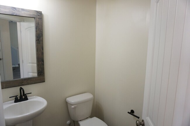 Building Photo - 9343 Cassadine Ct