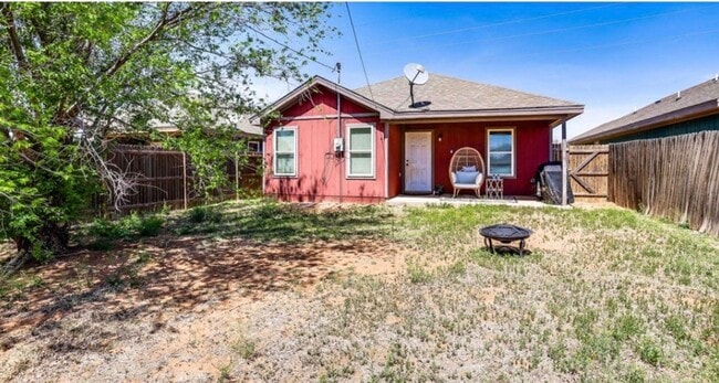 Building Photo - 3 bedroom 2 bath 1 car garage near MLK.