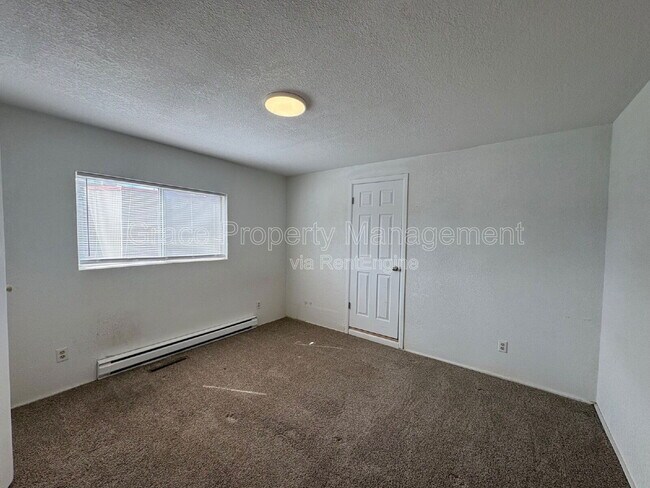 Building Photo - 635 Cedar St