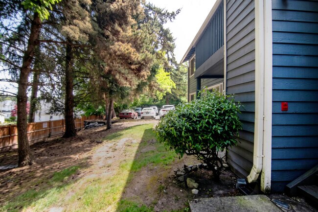 Building Photo - 16817 Larch Way