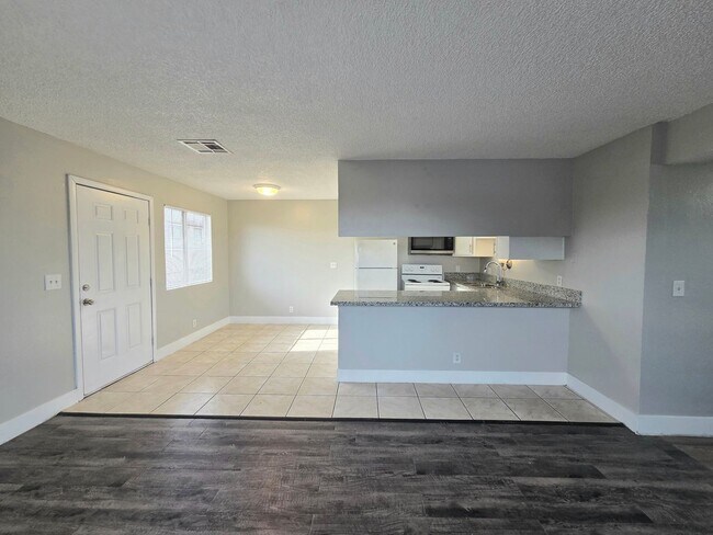 Building Photo - 152 Judy Ln
