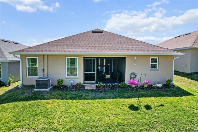 Building Photo - 615 W Rexford Dr