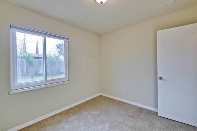 Building Photo - Wow! What a Great Home! Available Soon!