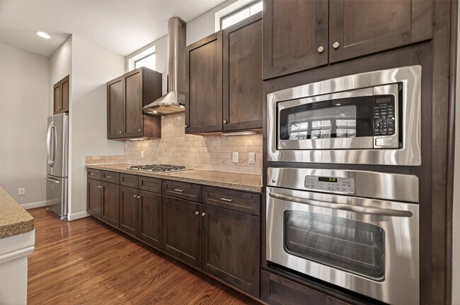 Building Photo - 5211 Eigel St