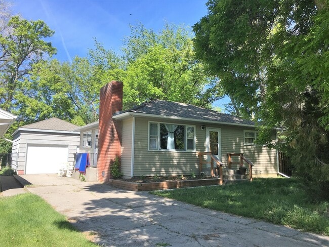 Building Photo - 2614 Silver Blvd