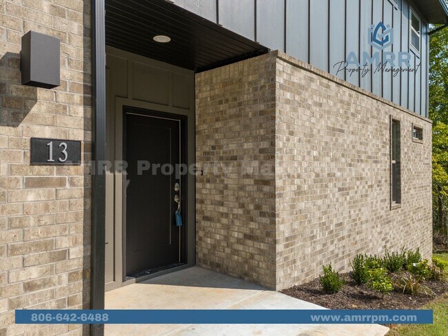 Building Photo - Beautiful Bella Vista Home!