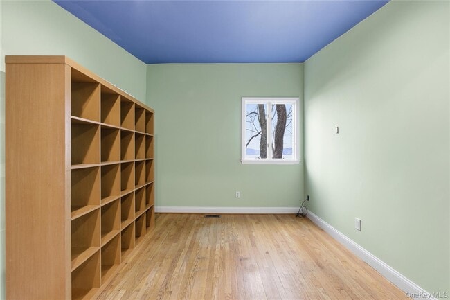 Building Photo - 62 Van Wyck St