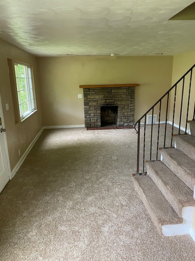 Building Photo - Beautiful 4BD 1BA House in Penn Hills