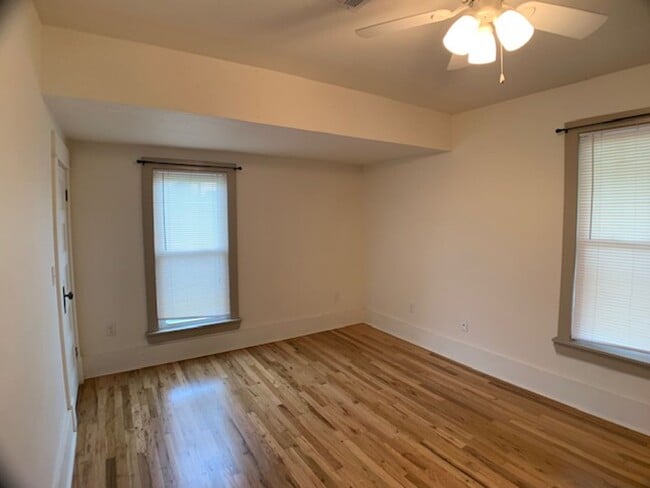 Building Photo - Edmond 3 bed 1 1/2 bath close to UCO