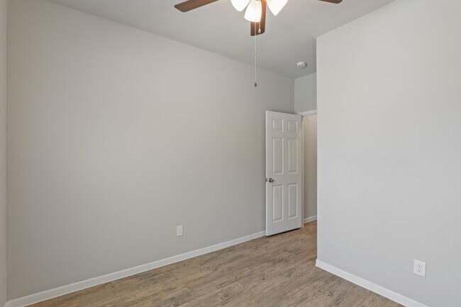 Building Photo - 13502 Axel Ln