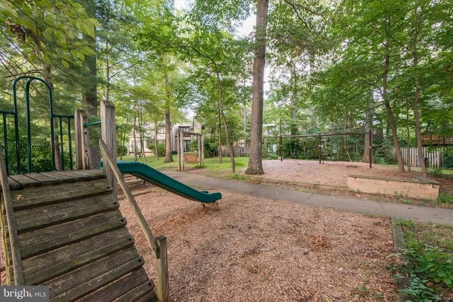 Building Photo - 1502 Farsta Ct