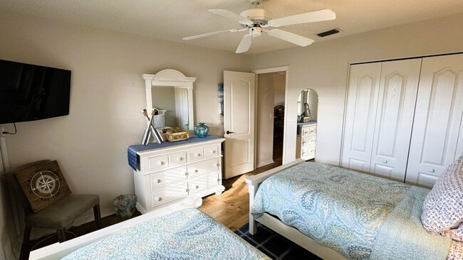 Building Photo - Furnished Short Term Rental