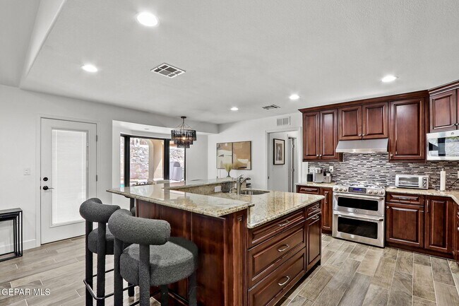 Building Photo - 1316 Hookridge Dr