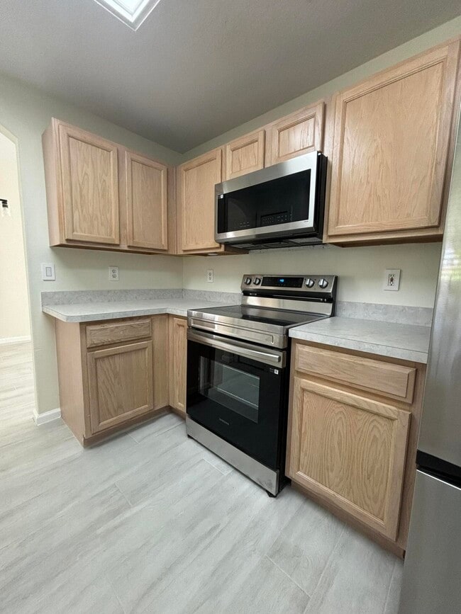 Building Photo - 2109 SE Trillo St