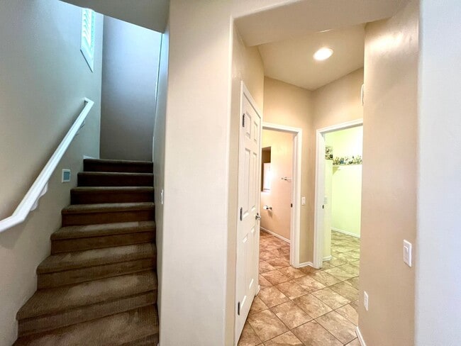 Building Photo - Nice 3 Bedroom Home in Sierra Morado