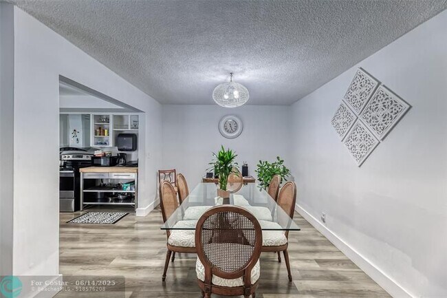 Building Photo - 200 NE 12th Ave