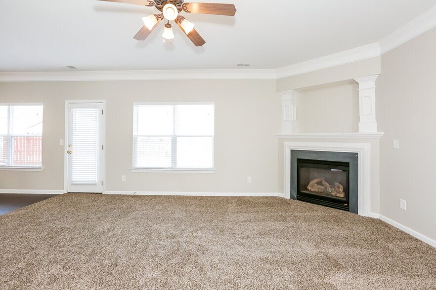 Building Photo - 4823 Sunburst Ln