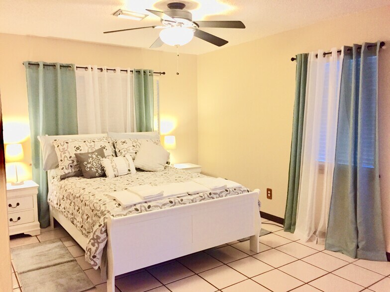 Building Photo - 4807 Shetland Trl