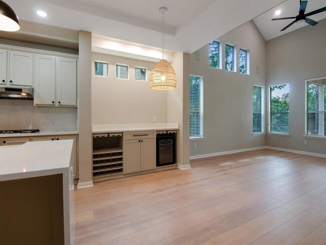Building Photo - 54 Douvaine Ct